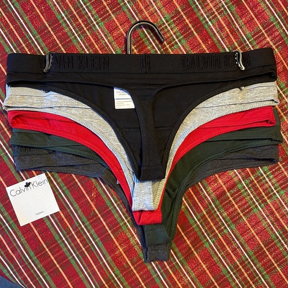 Brand New Calvin Klein Set of 5 Cotton Thongs Underwear Solid Christmas - Picture 2 of 16